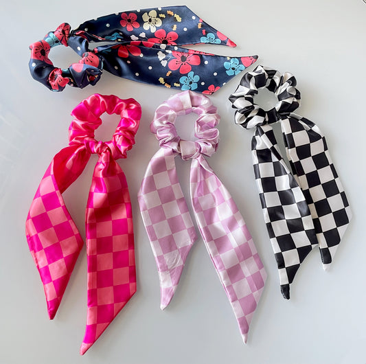 checkered, checkers, black, white, pink, purple, floral, flowers, blue, summer, vibes, trendy, summer trends
