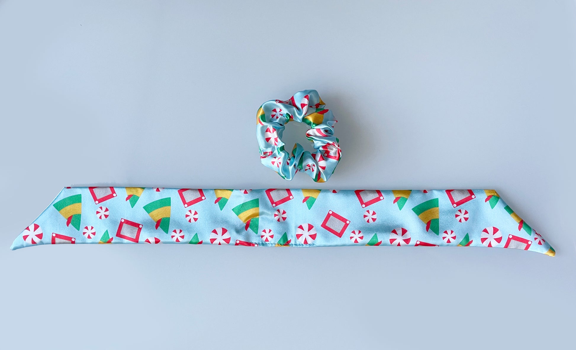 holiday, scrunchie, scarf, scrunchies, scrunchy, christmas, xmas, gingerbread, ginger, bread, man, gingerbread man, satin, striped, candy cane, candy, peppermint, white, shiny, cute, teacher fashion, kids fashion, fashion, hat, elf hat, Santas helper, Santa, peppermint candy, gift, blue, green, yellow, night,  magical, holiday season