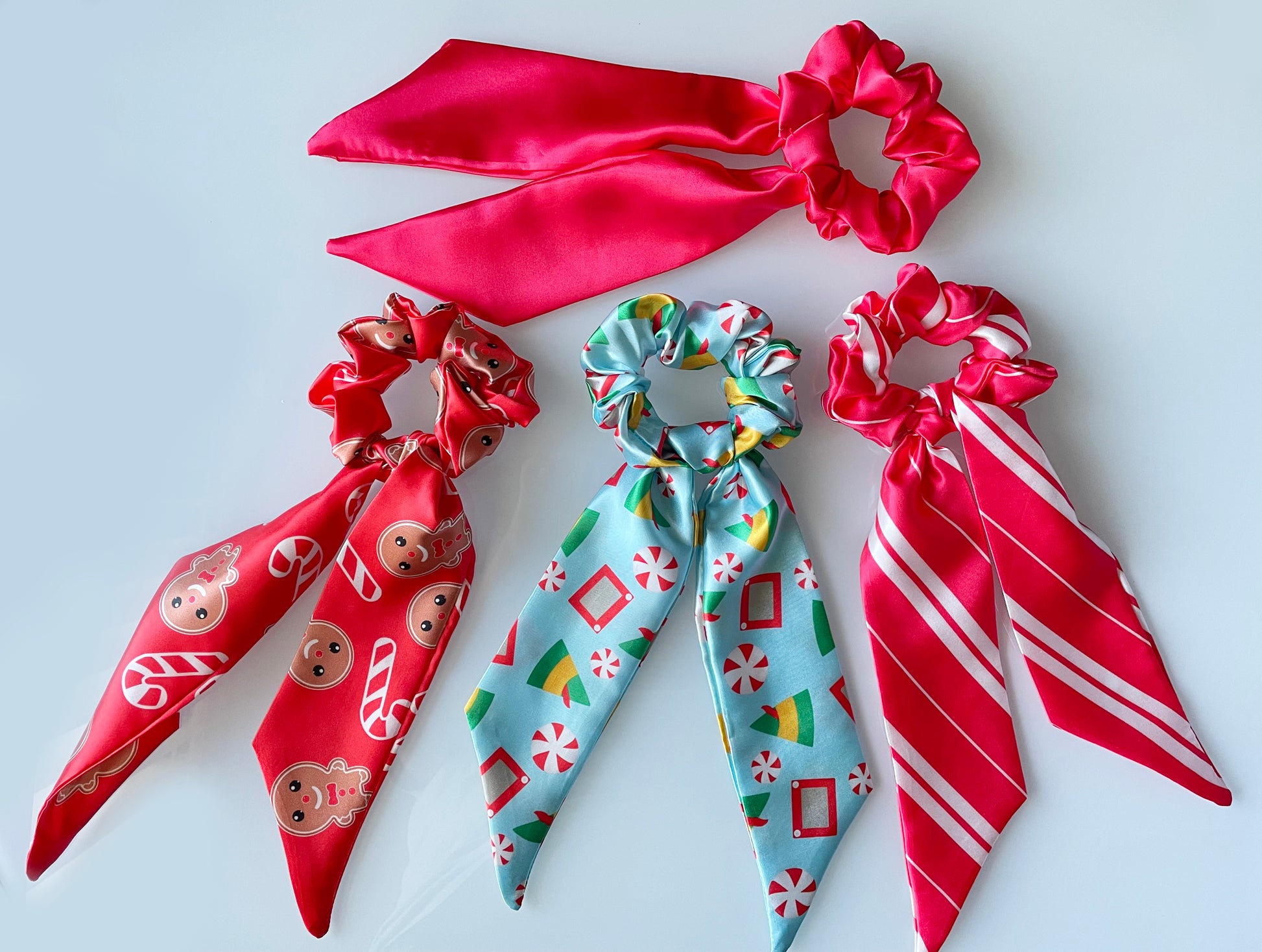 holiday, scrunchie, scarf, scrunchies, scrunchy, christmas, xmas, gingerbread, ginger, bread, man, gingerbread man, satin, striped, candy cane, candy, peppermint, white, shiny, cute, teacher fashion, kids fashion, fashion, hat, elf hat, Santas helper, Santa, peppermint candy, gift, blue, green, yellow, night,  magical, holiday season
