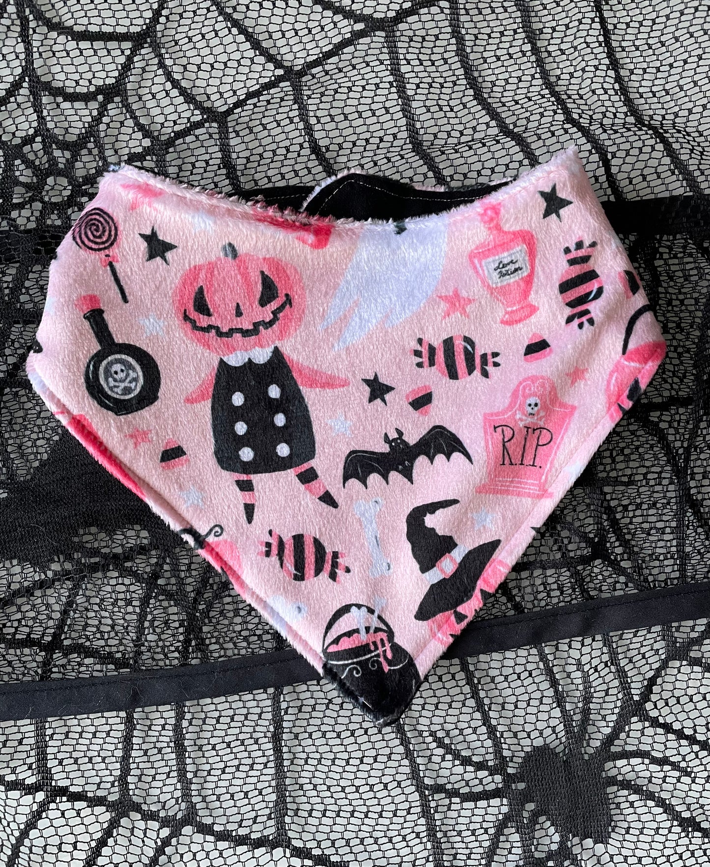 halloween, soft, minky, pink, pumpkin, poison, candy, bats, witch hat, bones, horror, bib, costume, baby, dogs, dog, fur babies, black, white