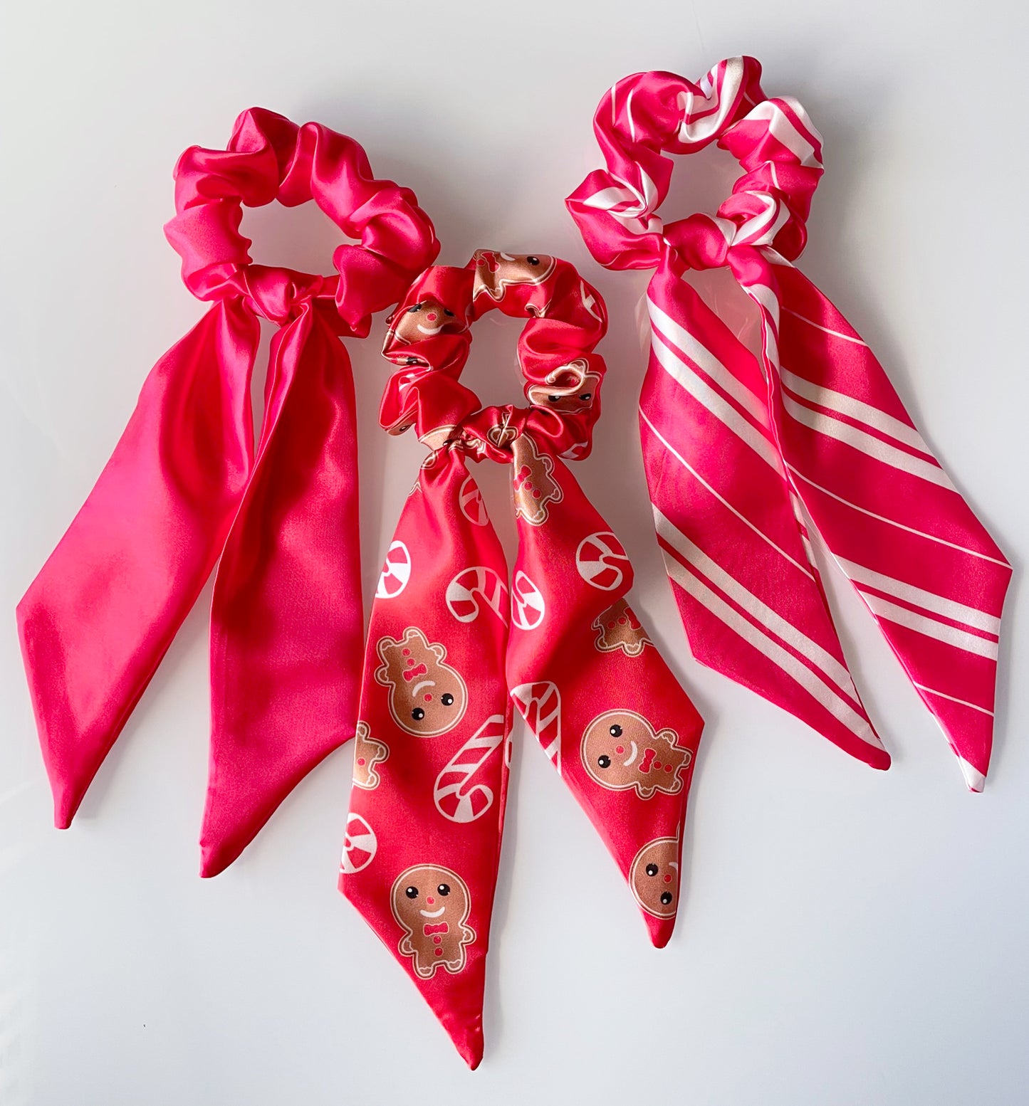 holiday, scrunchie, scarf, scrunchies, scrunchy, christmas, xmas, gingerbread, ginger, bread, man, gingerbread man, satin, striped, candy cane, candy, peppermint, white, shiny, cute, teacher fashion, kids fashion, fashion